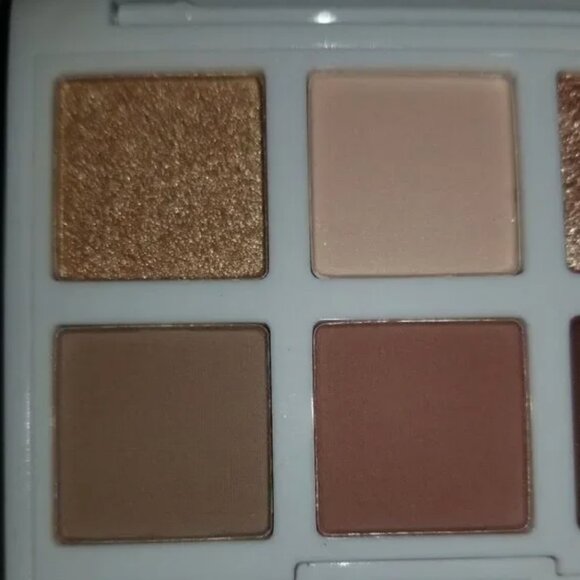 Lithe Beauty Night & Day Eyeshadow Palette - Picture 11 of 12
